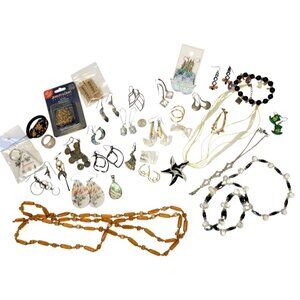 Lot of 50 VTG Estate Beaded Costume Jewelry Necklaces Multi Color Wearable 15 oz